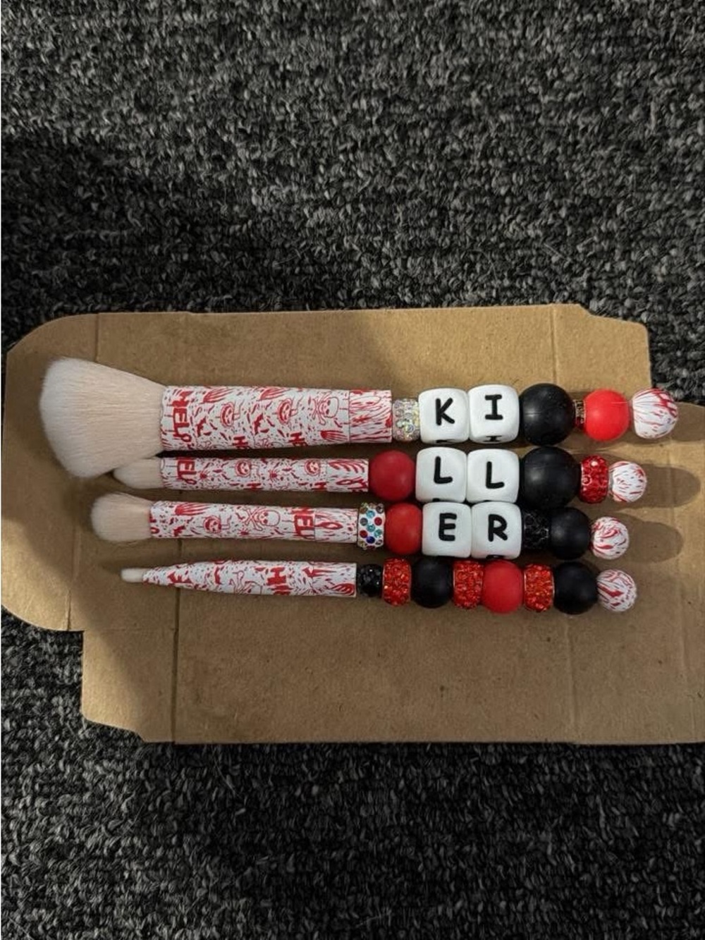 Red & White Beaded Makeup Brush Set (KILLER Letter Beads)